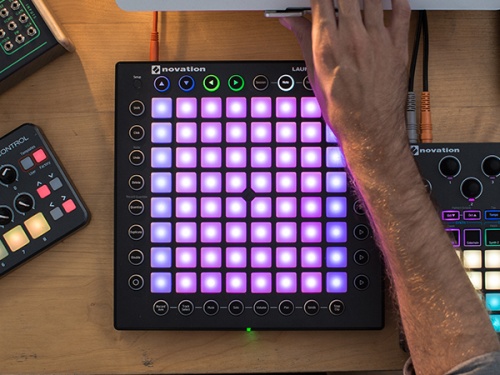 NOVATION Launchpad Pro фото 6